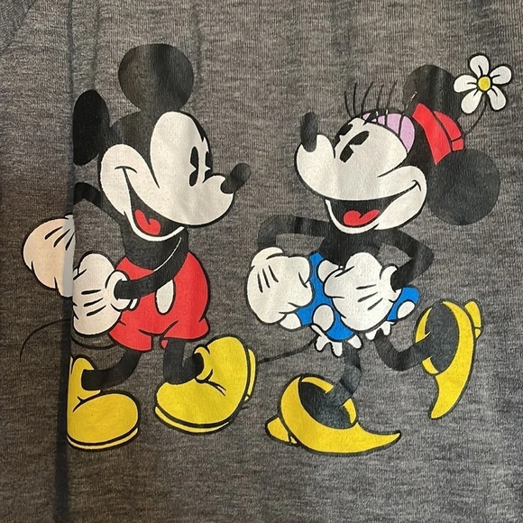 Disney women’s Mickey and Minnie light weight sweatshirt size medium - Picture 3 of 7